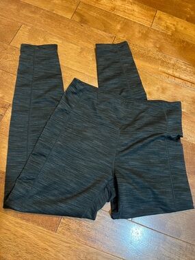 Mondetta Performance  + Luxury Black/Gray Active Leggings